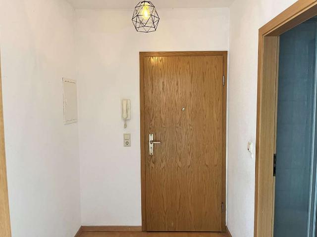 Eigentumswohnung, Wohn Schlafzimmer, Küche, Bad, Balkon und Garage in Kirchberg/Erzg