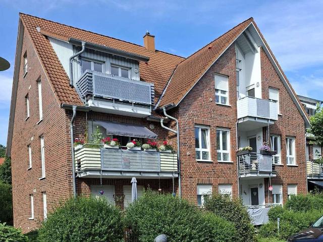 Eigentumswohnung: 2 Zimmer mit Balkon Anfragen bitte nur per E Mail