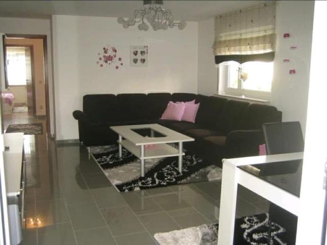 Eigentumswohnung 4 Zimmer mit Garten + 2TG Stellplätze