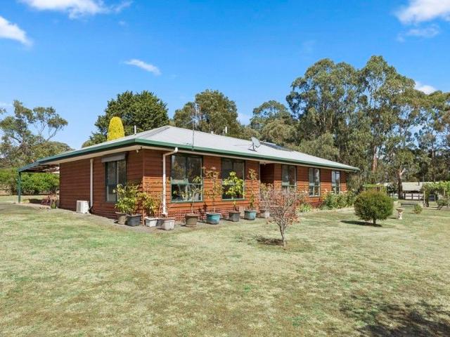 Eight Acres and a Family Home Yes Please!