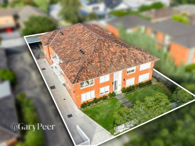 Eight refurbished apartments, endless returns!