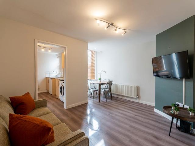 Eighth Avenue, Newcastle NE6, 3 bed terraced house to rent, £663 pppm | PrimeLocation