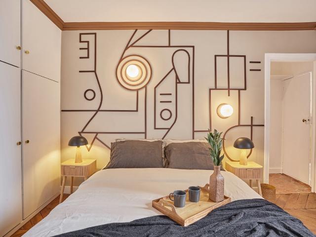 Eirene 3 bedrooms and terrace in Monnaie, Paris Amsterdam Apartments for Rent