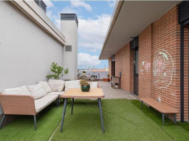 El ático que estabas esperando: Terraza de 40m2, piscina y sol todo el día junto al centro