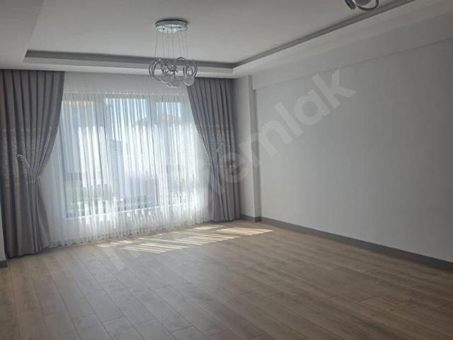 EL CASADAN ŞEHİTLİK MAHALLESİ SATILIK ARA KAT 4+1 180 M2 DAİRE