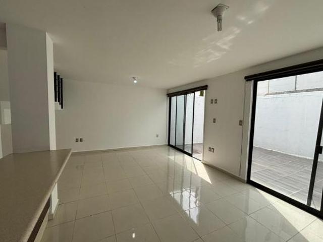 EL CIELO RESIDENCIAL VENTA HERMOSA CSA 3 RECAMARAS. PRINCIPAL C / VESTIDOR 2 BAÑOS 2 ESTACIONAMIENT