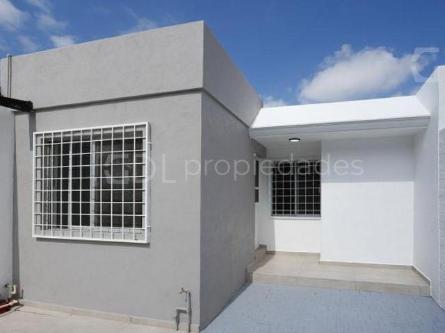 EL COLLI CASA DE UNA PLANTA RECIÉN REMODELADA