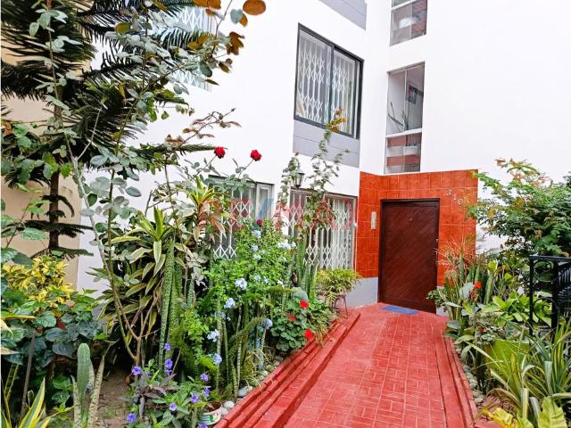 ✨ ¡El Hogar Que Estas Buscando En Magdalena Del Mar! Amplio Departamento En Primer Piso Con 3 Habitaciones Y Cochera