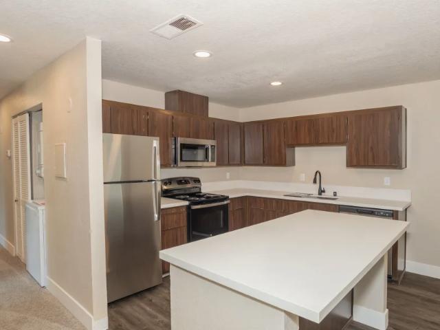 El Macero Apartments 2 Bedroom Apartment for Rent at 4735 Cowell Blvd, Davis, CA 95618