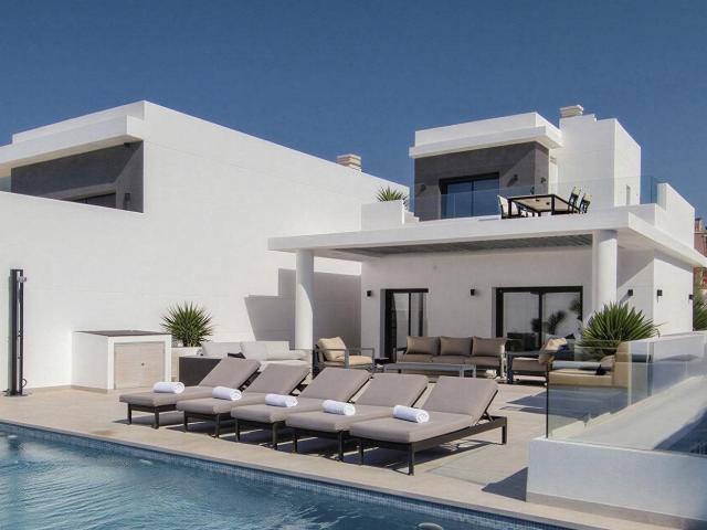 El Moncayo Properties presenta estas elegantes villas en Ciu. 245m² Ciudad Quesada