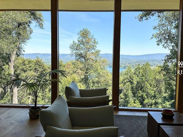 ESPECTACULAR CASA NUEVA EN PARCELA DE 1HA