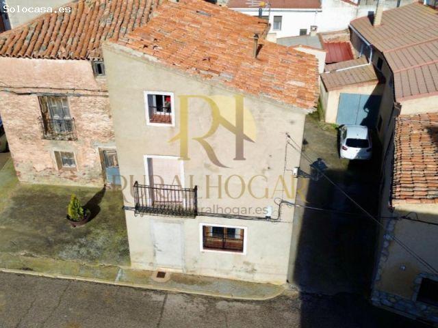 EL POBO DE DUEÑAS: Encantadora casa de verano con patio!