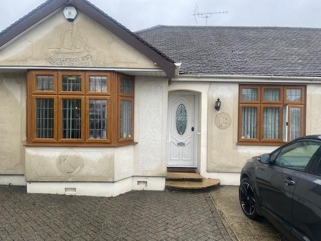 Elmtree Road, Pitsea, Essex SS16, 2 bed detached house to rent, £1,600 pcm | PrimeLocation
