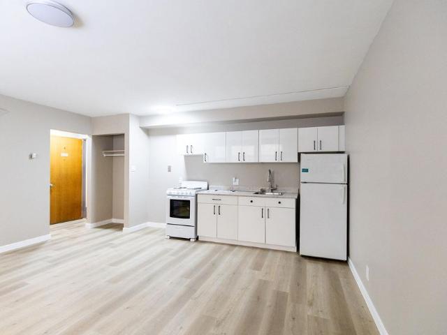 Elmwood Manor Apartments