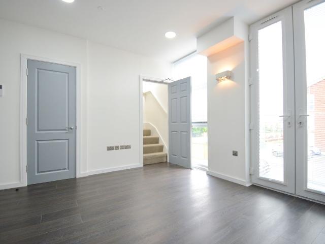 Elmwood Avenue, Feltham TW13, 1 bed flat to rent, £1,300 pcm | PrimeLocation