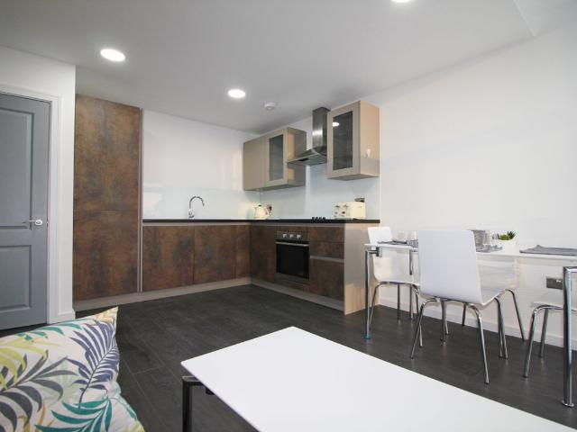 Elmwood Avenue, Feltham TW13, 1 bed flat to rent, £1,325 pcm | PrimeLocation