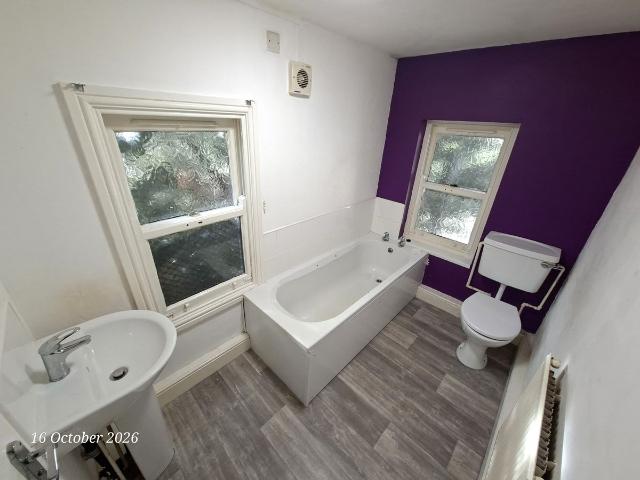 Elmwood Avenue, Huddersfield HD1, 1 bed flat to rent, £425 pcm | PrimeLocation