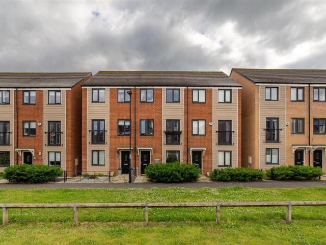 Elmwood Park Court, Great Park 3 bed terraced house to rent £1,400 pcm £323 pw