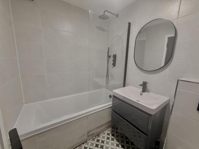 Elmwood Road, Croydon CR0, 2 bed flat to rent, £1,600 pcm | PrimeLocation