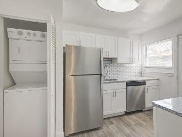 Elmwood Village Apartments and Townhomes 2 Bedroom Apartment for Rent at 24 Mola Blvd, Elmwood Park, NJ 07407