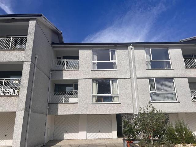 Elm Court, Truro 2 bed apartment to rent £1,000 pcm £231 pw