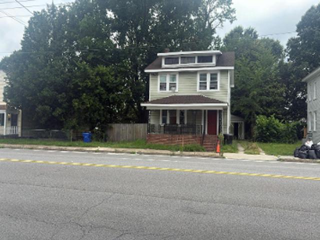 Elm Ave