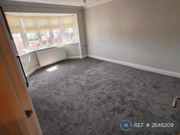 Elm Gardens, Mitcham, CR4 2 bed flat to rent £1,700 pcm £392 pw