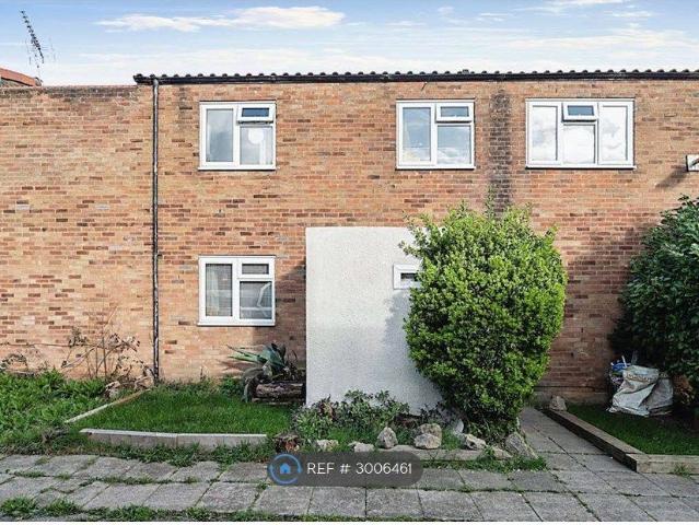 Elm Green, Basildon SS13, 5 bed terraced house to rent, £2,950 pcm | PrimeLocation
