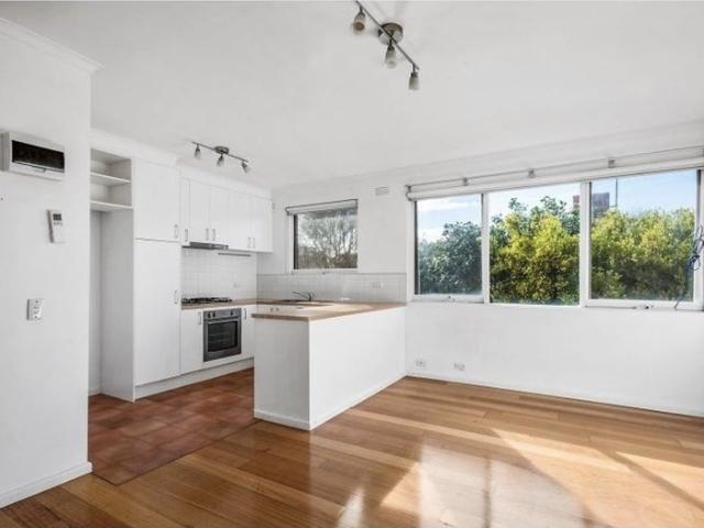 Elm Grove Beachside Apartment