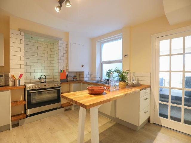 Elm Grove, Brighton BN2 9 bed house of multiple occupation to rent £8,658 pcm £1,998 pw