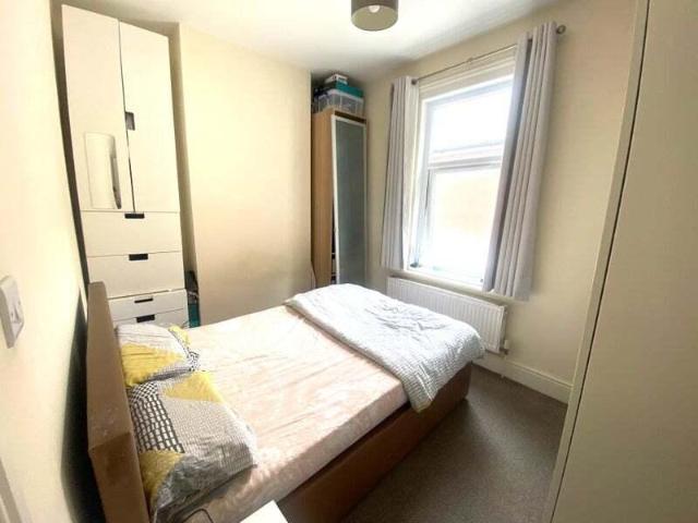 Elm Grove, Hampshire PO5 1 bed apartment to rent £900 pcm £208 pw