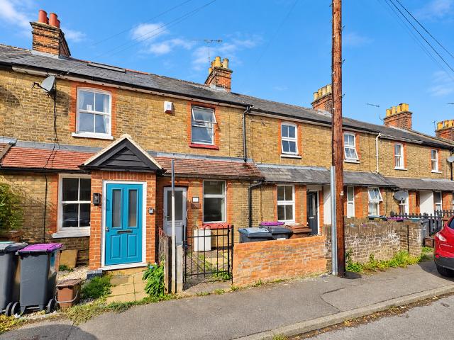Elm Grove, Herts CM23 3 bed terraced house to rent £1,450 pcm £335 pw