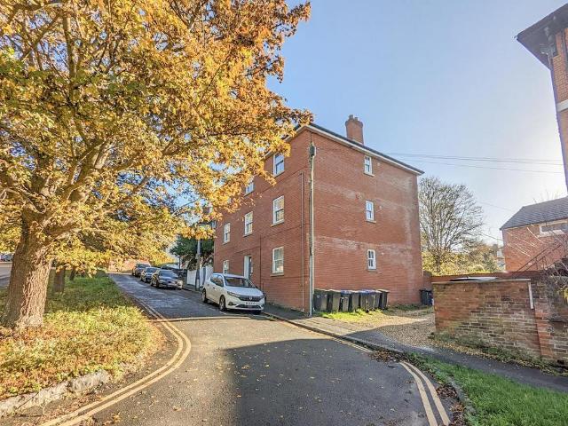 Elm Grove Road, Salisbury SP1 1 bed ground floor flat to rent £875 pcm £202 pw