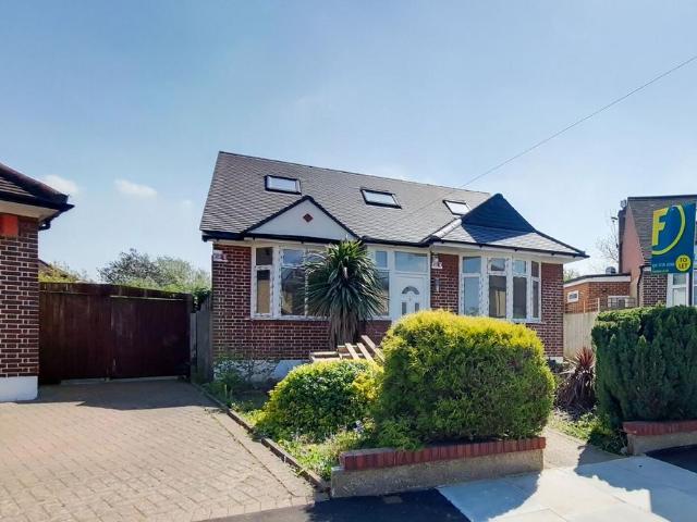 Elm Drive, Harrow, HA2 5 bed bungalow to rent £3,200 pcm £738 pw