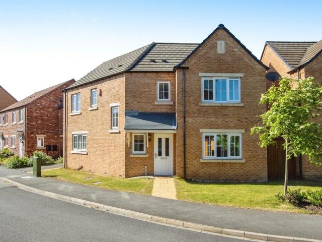 Elm Drive, LEEDS 4 bed detached house to rent £1,500 pcm £346 pw