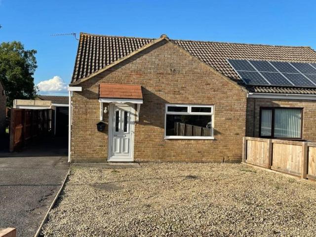 Elm Leigh, Frome, 2 bed semi detached bungalow to rent £1,350 pcm £312 pw
