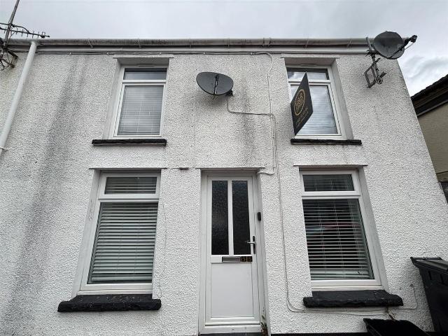 Elm Street, Troedyrhiw, Merthyr Tydfil CF48, 2 bed end terrace house to rent, £650 pcm | PrimeLocation