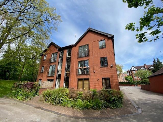 Elm Park Court, Lapwing Lane, Manchester Studio to rent £925 pcm £213 pw