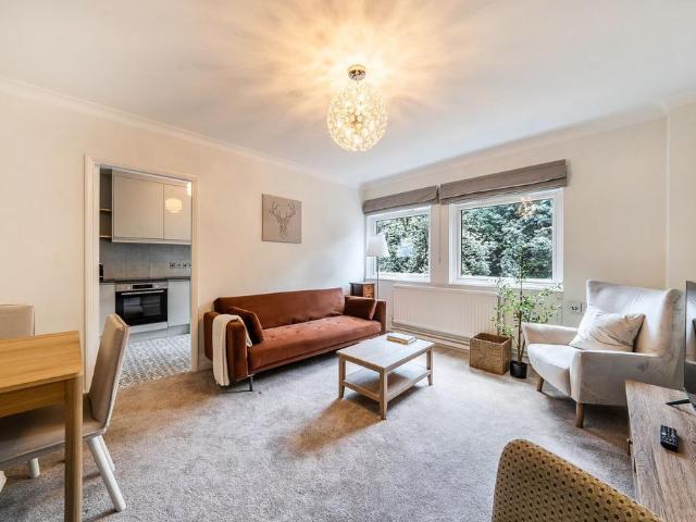 Elm Park Gardens, Chelsea, London, SW10 1 bed flat to rent £3,250 pcm £750 pw