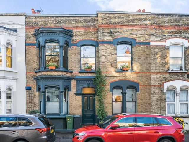 Elm Park, London SW2, 3 bed detached house to rent, £3,850 pcm | PrimeLocation