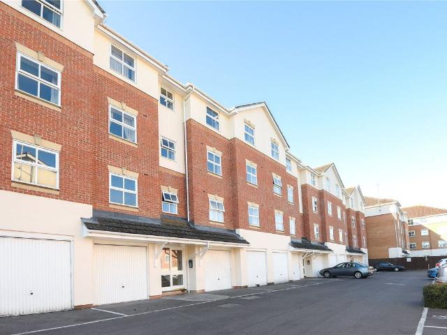 Elm Park, Reading, Berkshire RG30, 2 bed flat to rent, £1,350 pcm | PrimeLocation