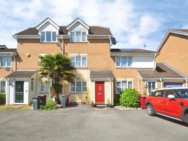 Elm Park, Reading RG30, 4 bed property to rent, £1,800 pcm | PrimeLocation