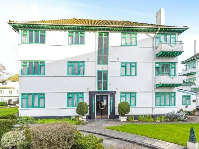 Elm Park Road, Harrow, HA5 2 bed flat to rent £1,800 pcm £415 pw
