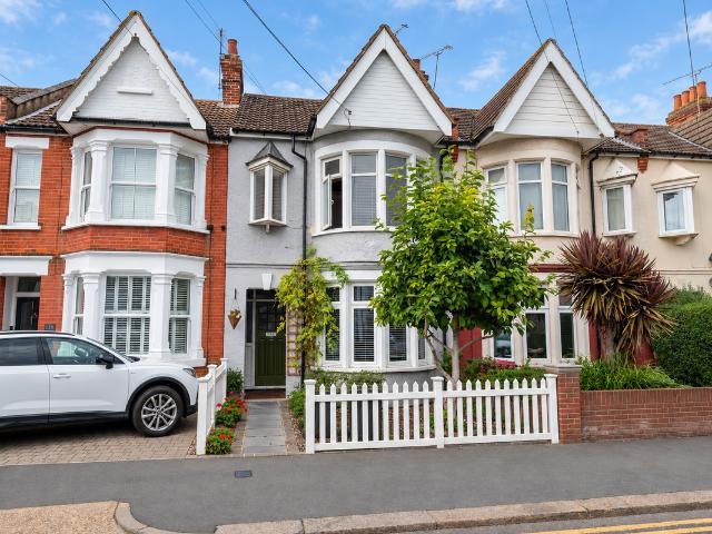 Elm Road, Leigh On Sea SS9, 2 bed flat to rent, £1,350 pcm | PrimeLocation