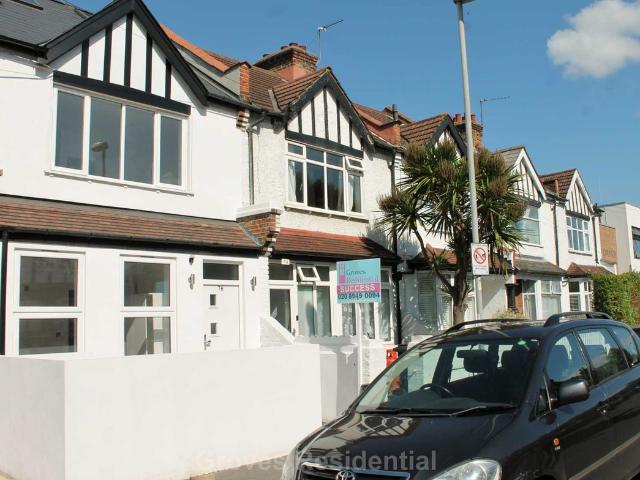 Elm Road, New Malden KT3, 3 bed flat to rent, £2,100 pcm | PrimeLocation