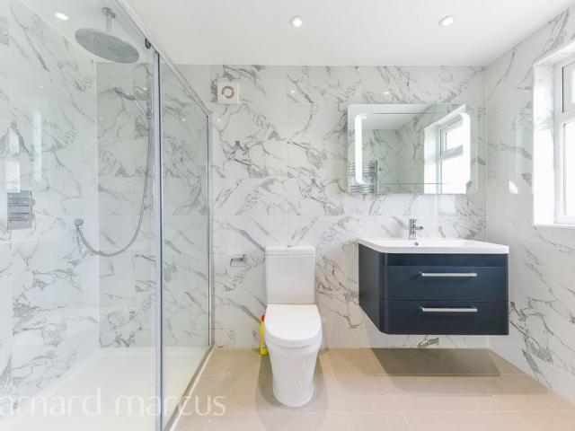 Elm Walk, LONDON 4 bed house to rent £3,900 pcm £900 pw