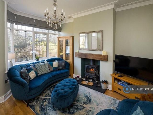 Elm Tree Avenue, Harrogate, HG1 3 bed terraced house to rent £3,500 pcm £808 pw