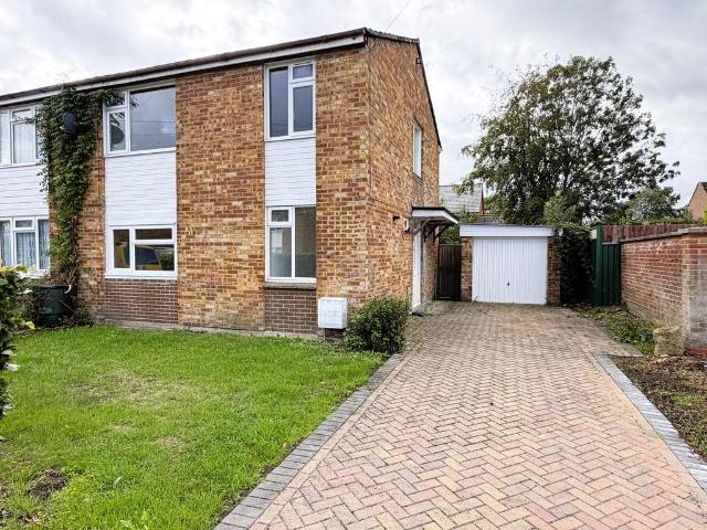 Elm Tree Gardens, Devizes SN10 4 bed semi detached house to rent £1,400 pcm £323 pw