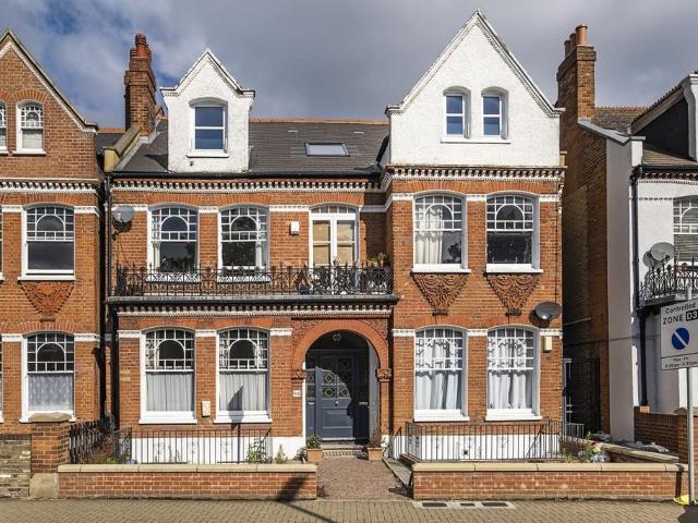 Elmbourne Road London SW17 2 bed flat to rent £3,500 pcm £808 pw