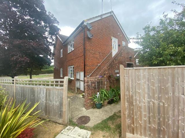 Elmbridge Road, Cranleigh, GU6 1 bed flat to rent £850 pcm £196 pw
